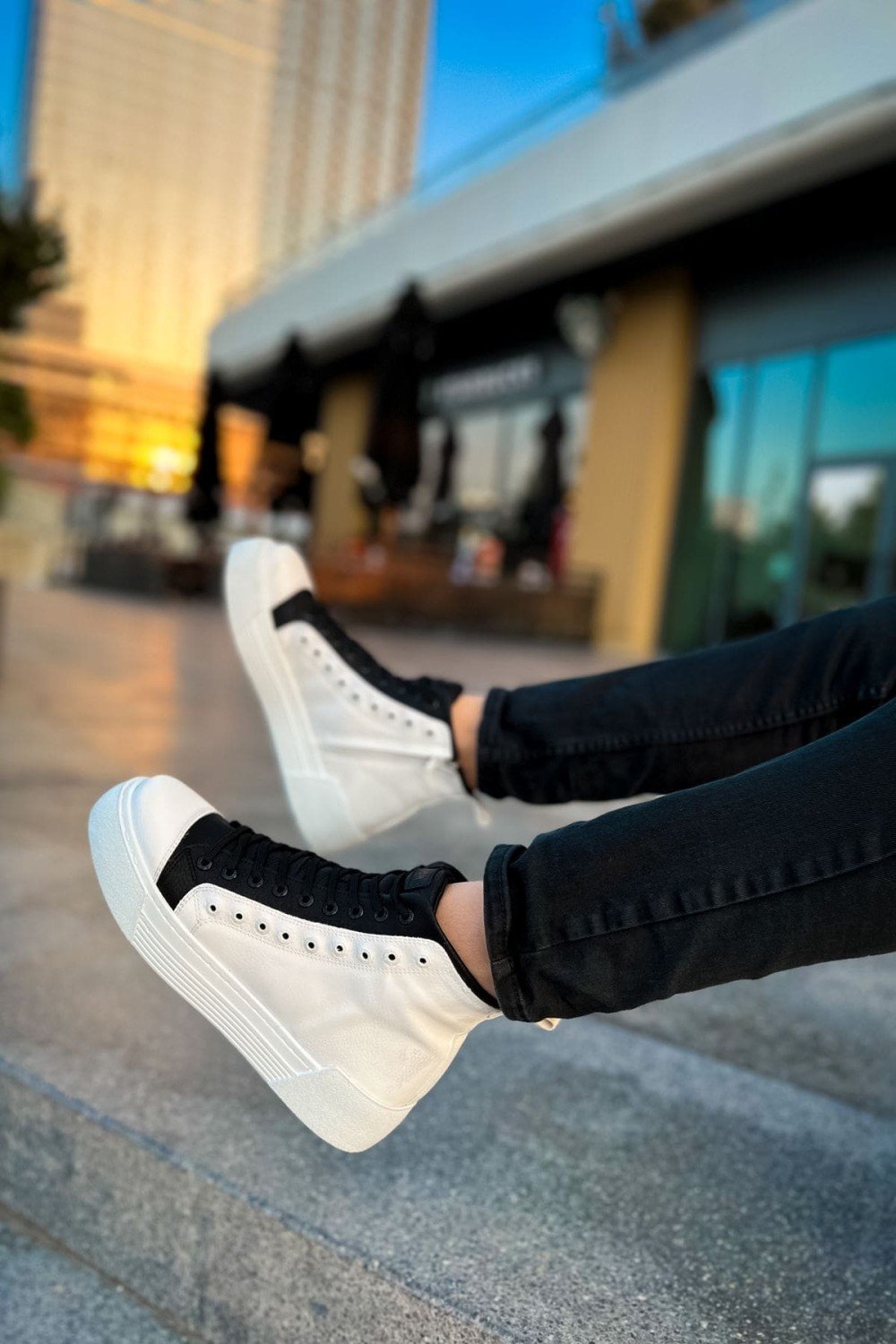 CH167 Blazer Erkek Spor Günlük Bağcıklı ve Fermuarlı Cilt Bot CBT - Beyaz/Siyah Erkek Ayakkabı CH167 Blazer Erkek Spor Günlük Bağcıklı ve Fermuarlı Cilt Bot CBT - Beyaz/Siyah – Chekich Erkek Ayakkabı
