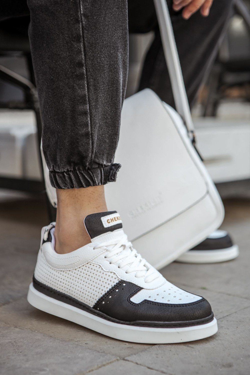 CH201 Hercules Erkek Günlük Bağcıklı Cilt Spor Sneaker Ayakkabı CBT - Beyaz/Siyah Erkek Ayakkabı CH201 Hercules Erkek Günlük Bağcıklı Cilt Spor Sneaker Ayakkabı CBT - Beyaz/Siyah – Chekich Erkek Ayakkabı