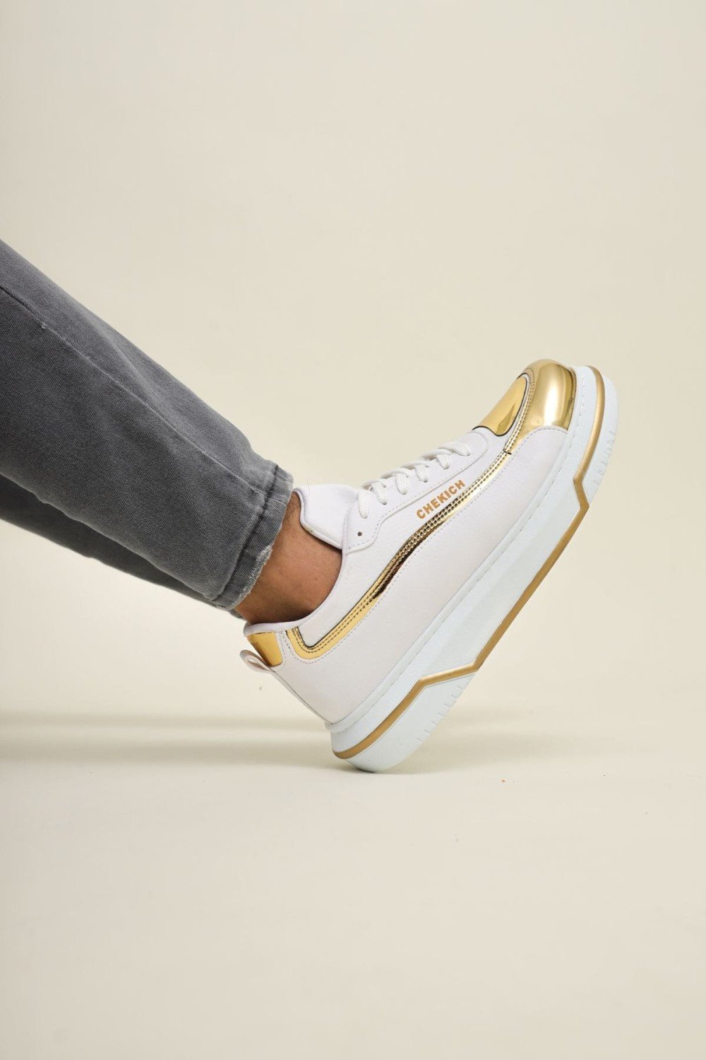 CH241 Signature Line Up Erkek Günlük Bağcıklı Cilt Spor Sneaker Ayakkabı CBT - Beyaz/Gold Erkek Ayakkabı CH241 Signature Line Up Erkek Günlük Bağcıklı Cilt Spor Sneaker Ayakkabı CBT - Beyaz/Gold – Chekich Erkek Ayakkabı