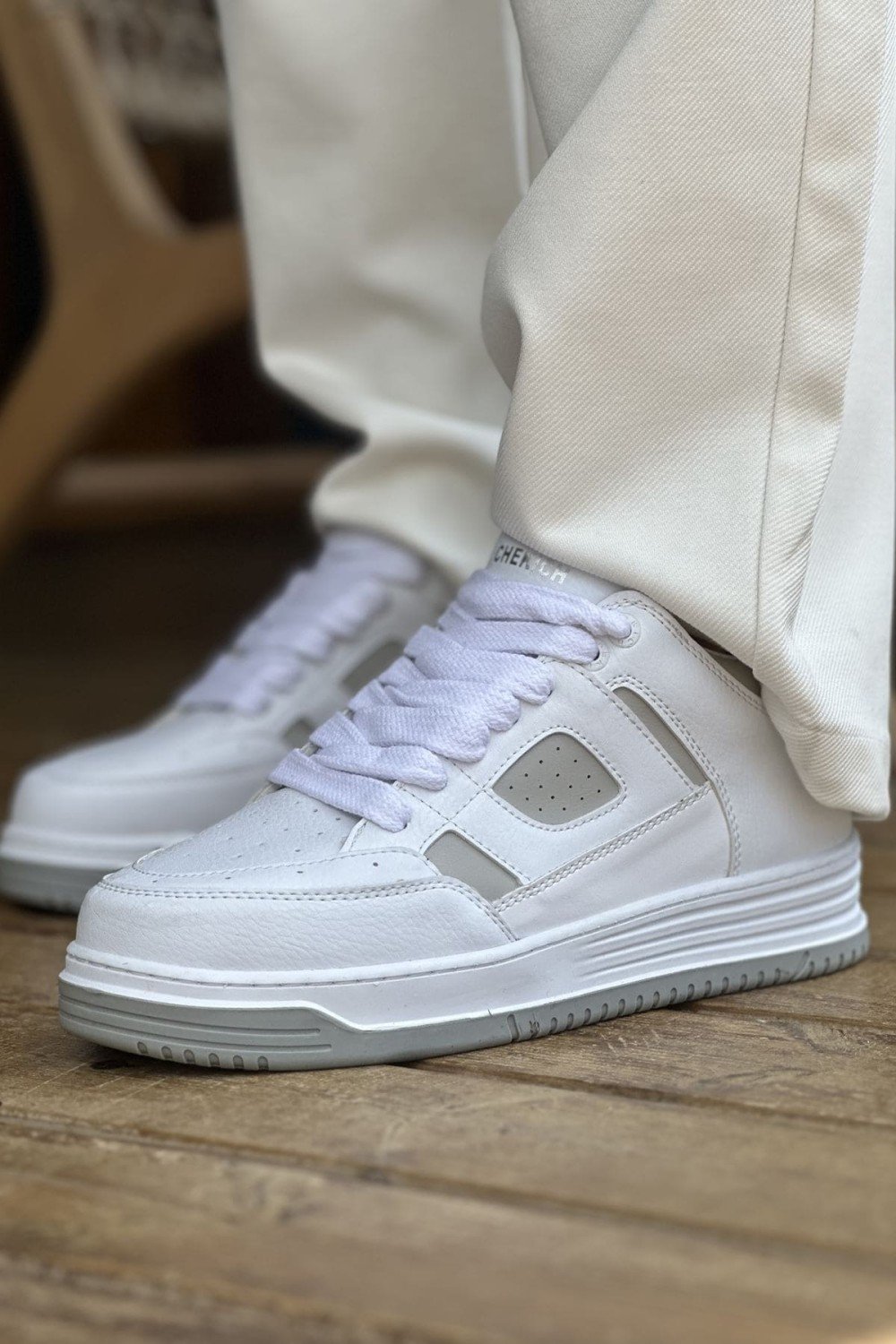 CH2410 Avax Erkek Günlük Bağcıklı Cilt Spor Sneaker Ayakkabı CBT - Beyaz/Gri Erkek Ayakkabı CH2410 Avax Erkek Günlük Bağcıklı Cilt Spor Sneaker Ayakkabı CBT - Beyaz/Gri – Chekich Erkek Ayakkabı
