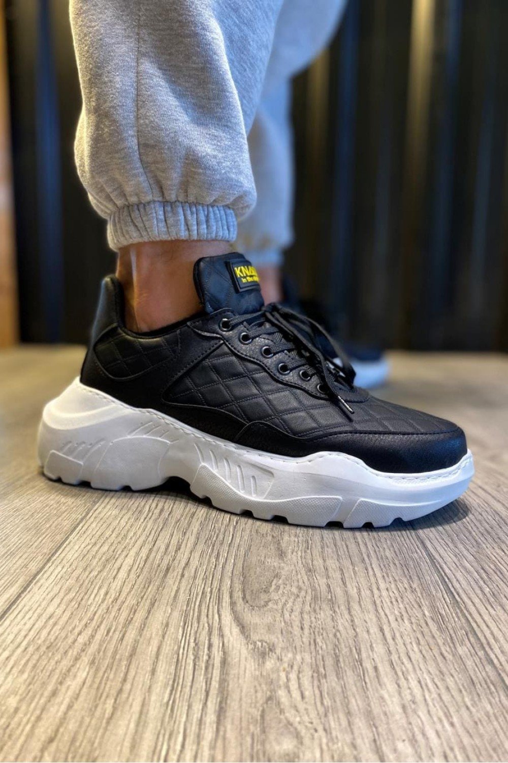 KN-N75 Erkek Günlük Bağcıklı Kapitone Desenli Cilt Spor Sneaker Ayakkabı CBT - Siyah Erkek Ayakkabı KN-N75 Erkek Günlük Bağcıklı Kapitone Desenli Cilt Spor Sneaker Ayakkabı CBT - Siyah – Knack Erkek Ayakkabı