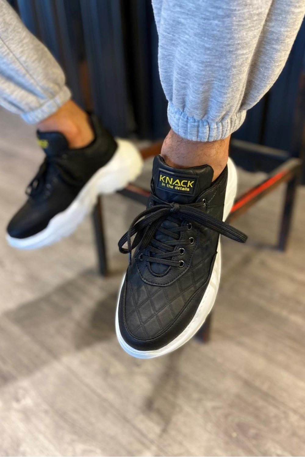 KN-N75 Erkek Günlük Bağcıklı Kapitone Desenli Cilt Spor Sneaker Ayakkabı CBT - Siyah Erkek Ayakkabı KN-N75 Erkek Günlük Bağcıklı Kapitone Desenli Cilt Spor Sneaker Ayakkabı CBT - Siyah – Knack Erkek Ayakkabı