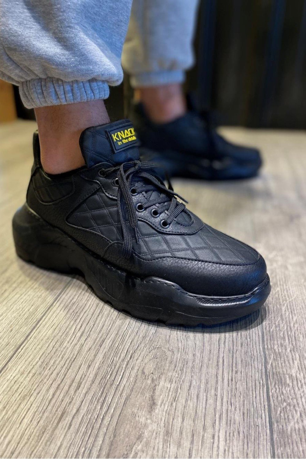 KN-N75 Erkek Günlük Bağcıklı Kapitone Desenli Cilt Spor Sneaker Ayakkabı CST - Siyah Erkek Ayakkabı KN-N75 Erkek Günlük Bağcıklı Kapitone Desenli Cilt Spor Sneaker Ayakkabı CST - Siyah – Knack Erkek Ayakkabı
