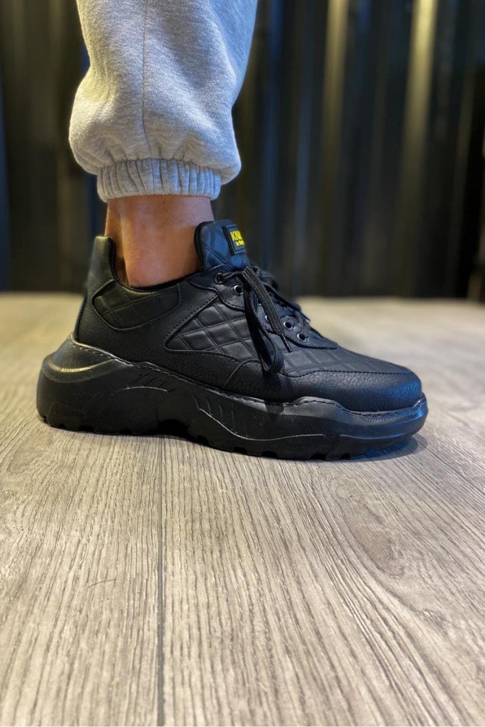 KN-N75 Erkek Günlük Bağcıklı Kapitone Desenli Cilt Spor Sneaker Ayakkabı CST - Siyah Erkek Ayakkabı KN-N75 Erkek Günlük Bağcıklı Kapitone Desenli Cilt Spor Sneaker Ayakkabı CST - Siyah – Knack Erkek Ayakkabı