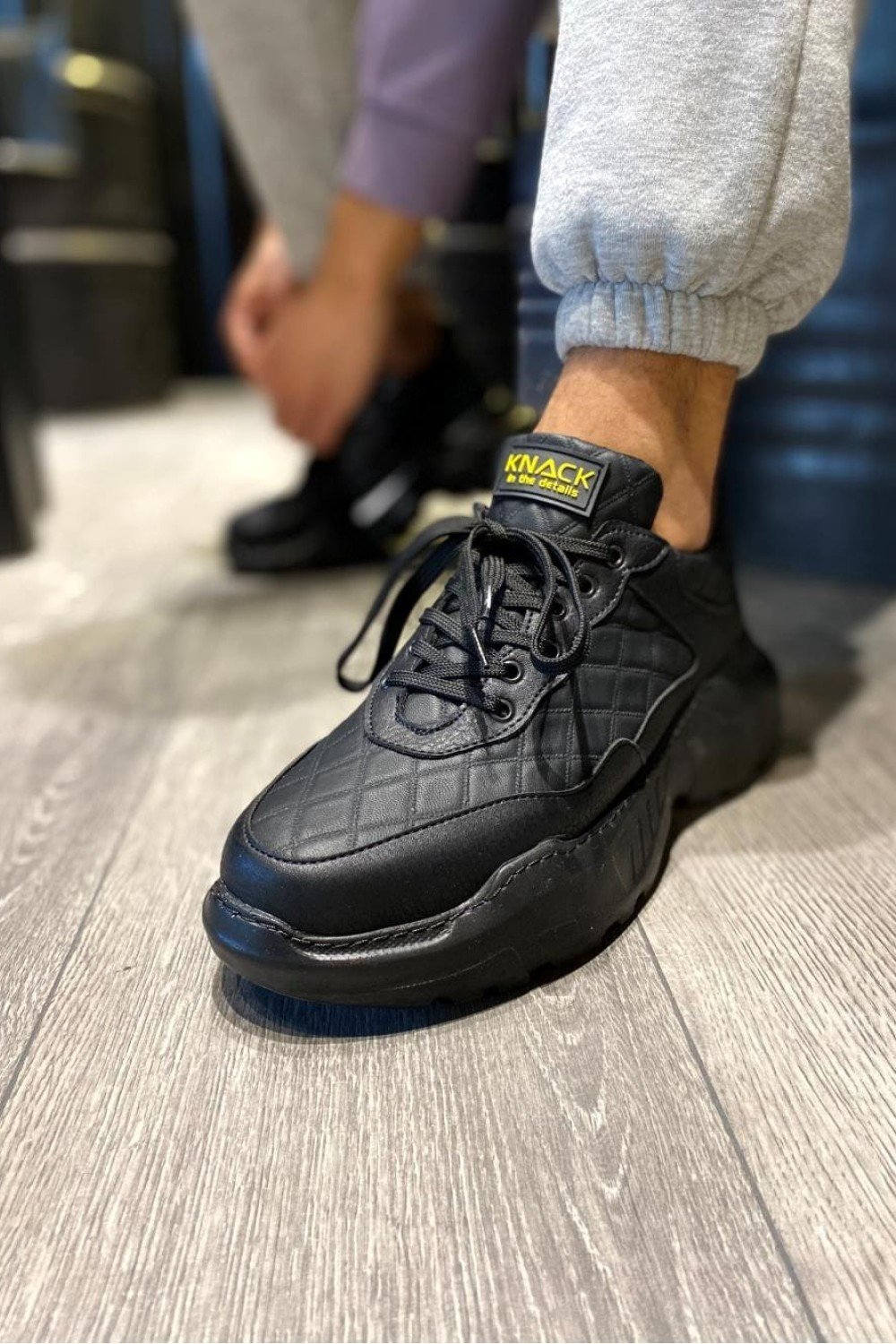 KN-N75 Erkek Günlük Bağcıklı Kapitone Desenli Cilt Spor Sneaker Ayakkabı CST - Siyah Erkek Ayakkabı KN-N75 Erkek Günlük Bağcıklı Kapitone Desenli Cilt Spor Sneaker Ayakkabı CST - Siyah – Knack Erkek Ayakkabı