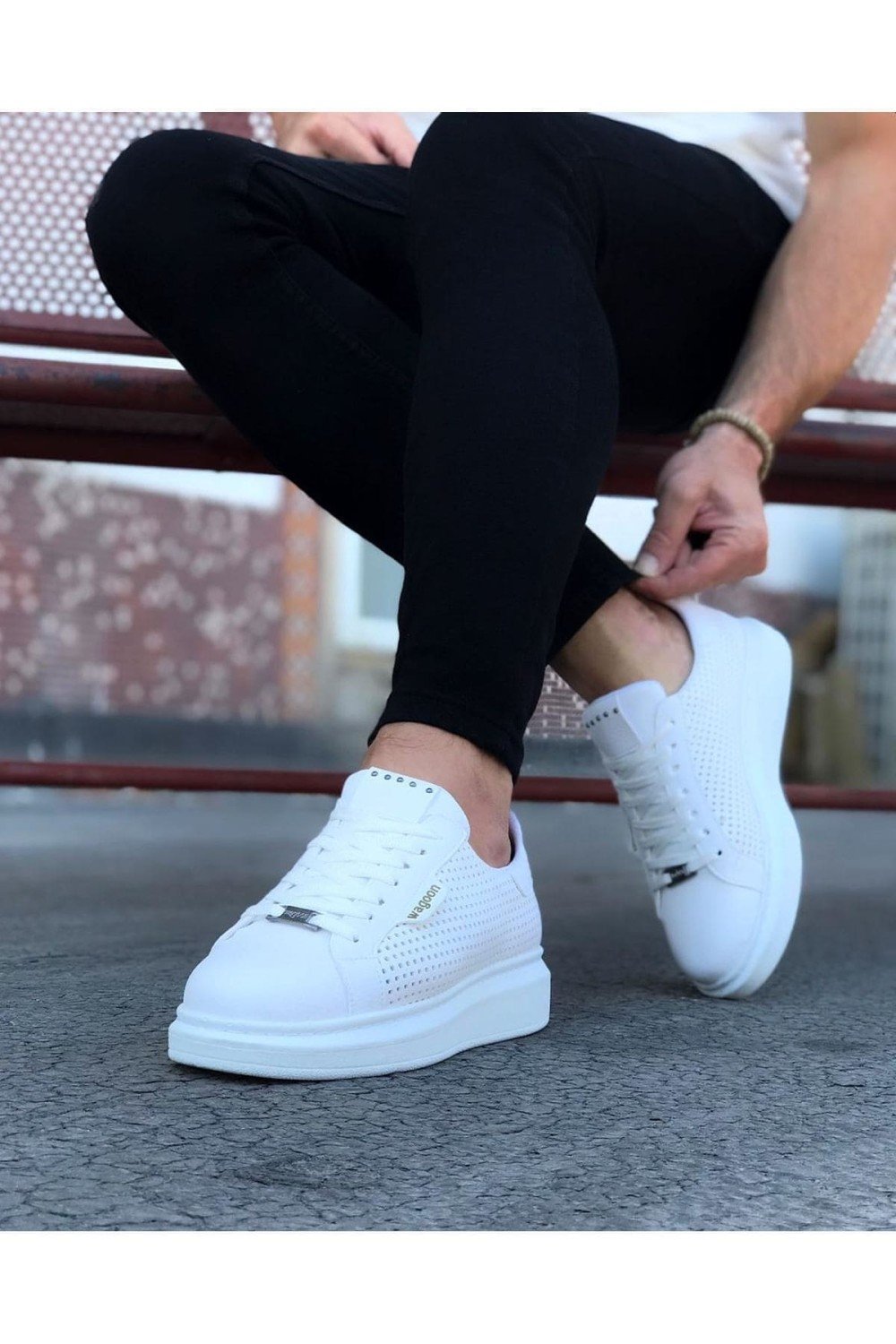WG01 Erkek Günlük Bağcıklı Delikli Desen Cilt Spor Sneaker Ayakkabı CBT - Beyaz – Wagoon Erkek Ayakkabı
