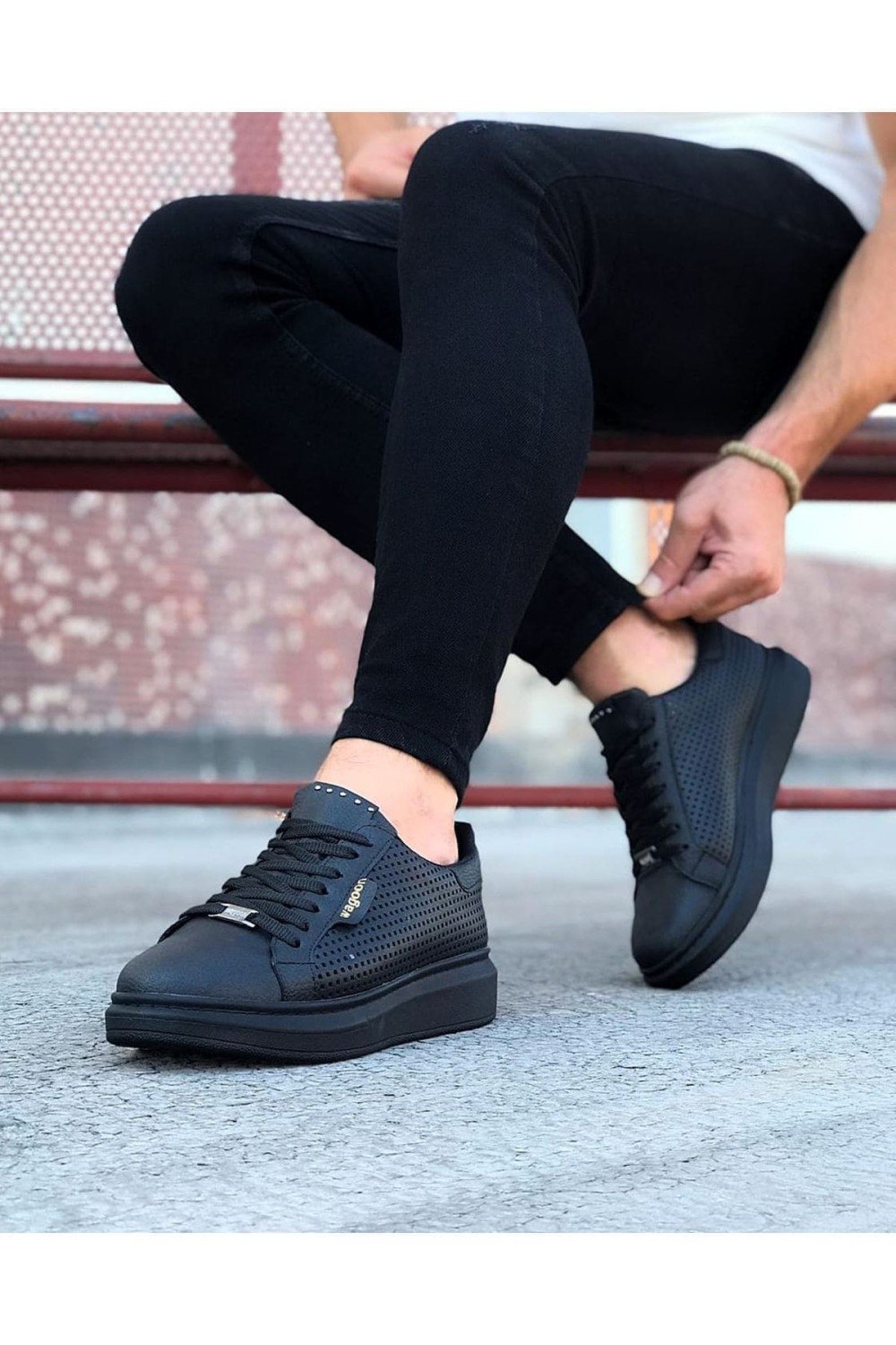 WG01 Erkek Günlük Bağcıklı Delikli Desen Cilt Spor Sneaker Ayakkabı CST - Siyah Erkek Ayakkabı WG01 Erkek Günlük Bağcıklı Delikli Desen Cilt Spor Sneaker Ayakkabı CST - Siyah – Wagoon Erkek Ayakkabı