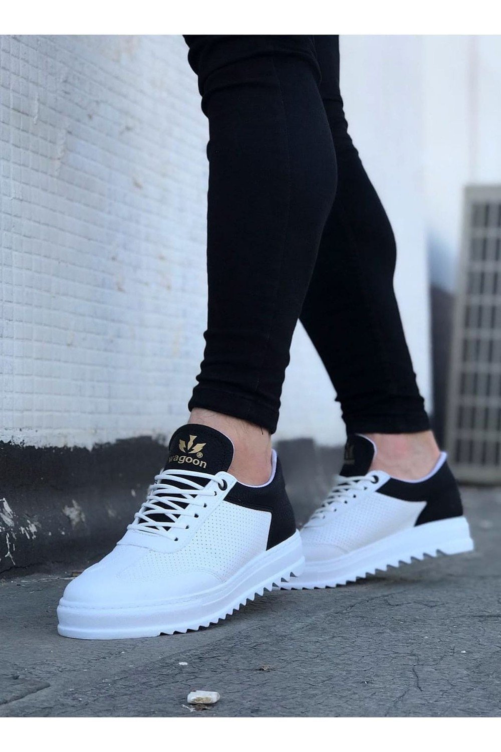 WG022 Erkek Günlük Bağcıklı Delikli Desen Cilt Spor Sneaker Ayakkabı CBT - Beyaz/Siyah – Wagoon Erkek Ayakkabı
